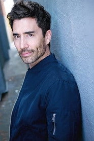 Ảnh diễn viên Andrew Roach